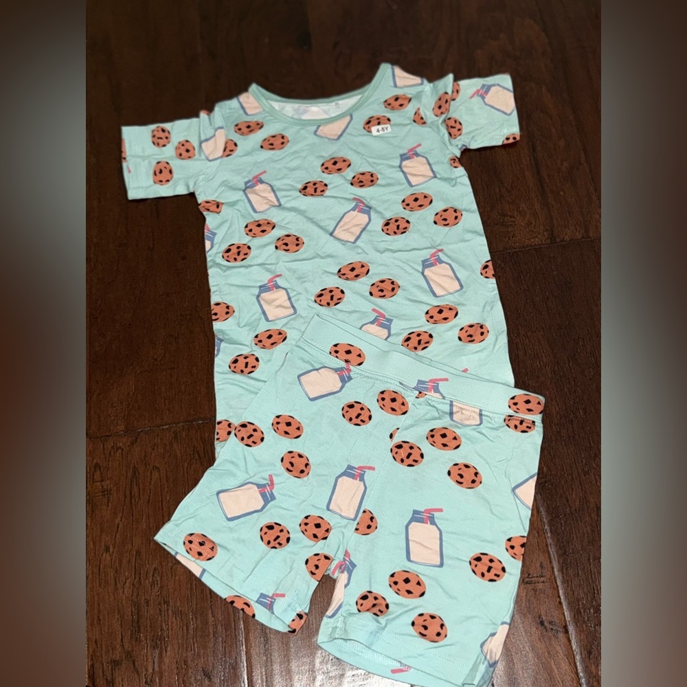 New Milk & Cookies Boys Bamboo Pjs Size 4-5